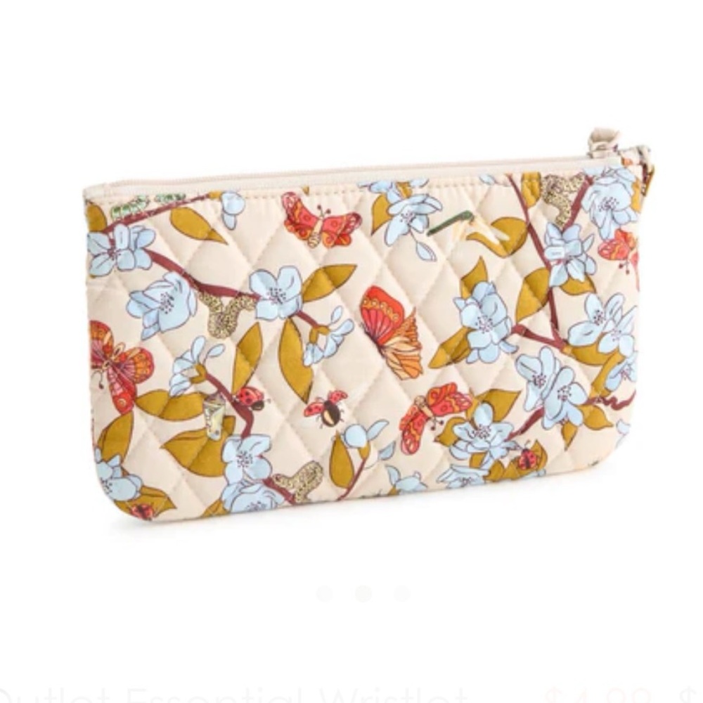 NWT Vera Bradley Cream Quilted Floral Essential Wristlet. Abuzz print. - Picture 2 of 6